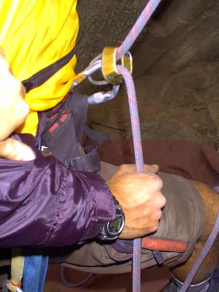 Belaying with the device of the time
